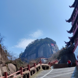 九华山风景区有哪些景点(九华山风景区，乃中国五岳之一的庐山，是中国著名的旅游胜地和道教胜地。该景区占