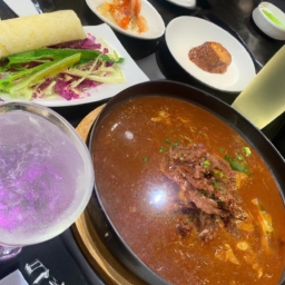 韩国的美食(韩国美食：一场舌尖上的饕餮盛宴)